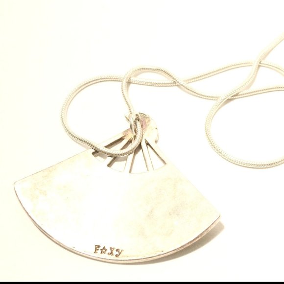 Foxy - Silver Toned Necklace with Enamel Fan Pendant - Picture 11 of 12